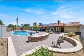4B House with Pool and BBQ Near Airport and Strip